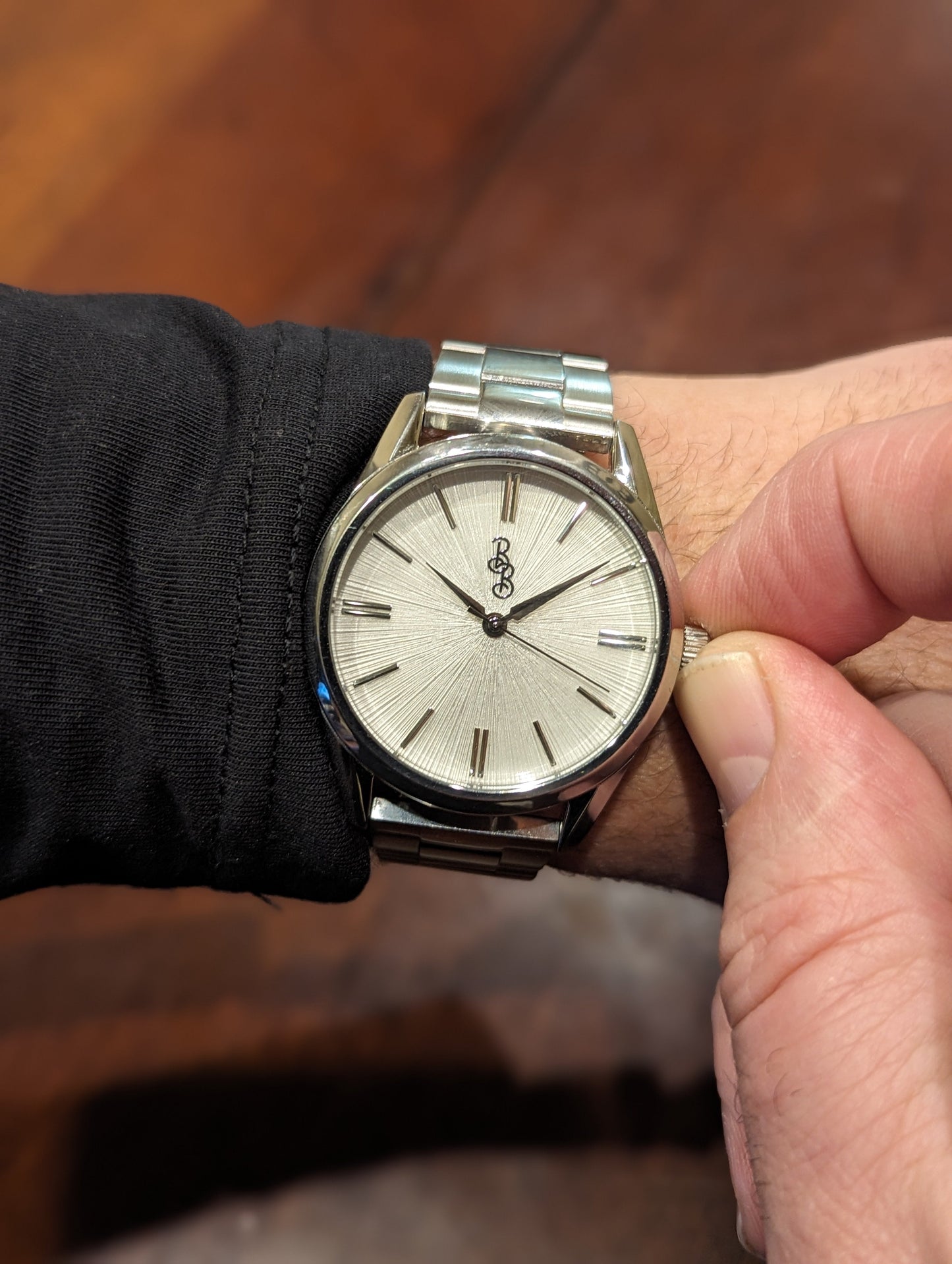 White Sunburst Watch setting time for groomsmen gift