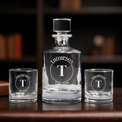 Barrel decanter gift set close-up, personalized groomsmen whiskey gift