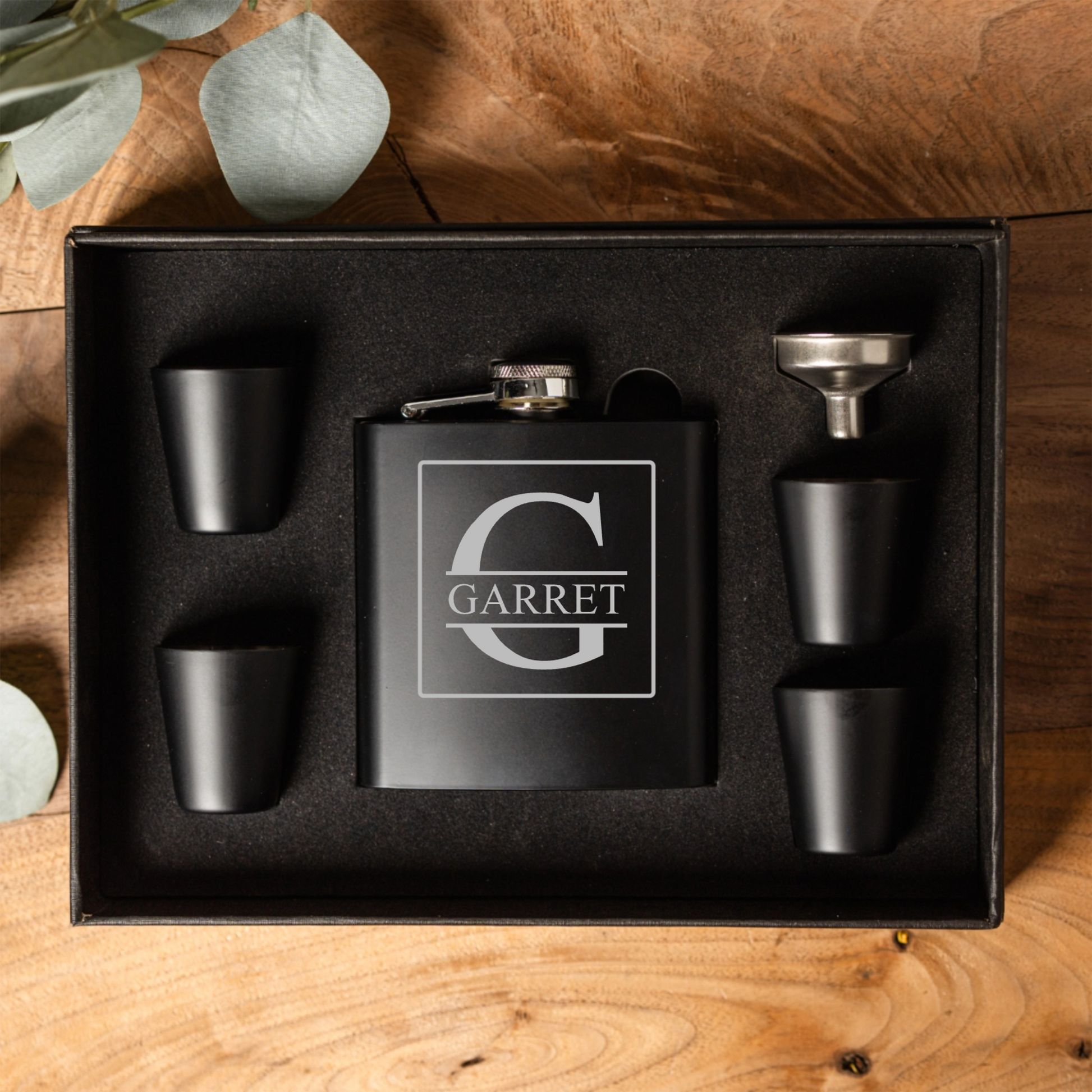 Engraved flask set with monogram - groomsman proposal gift