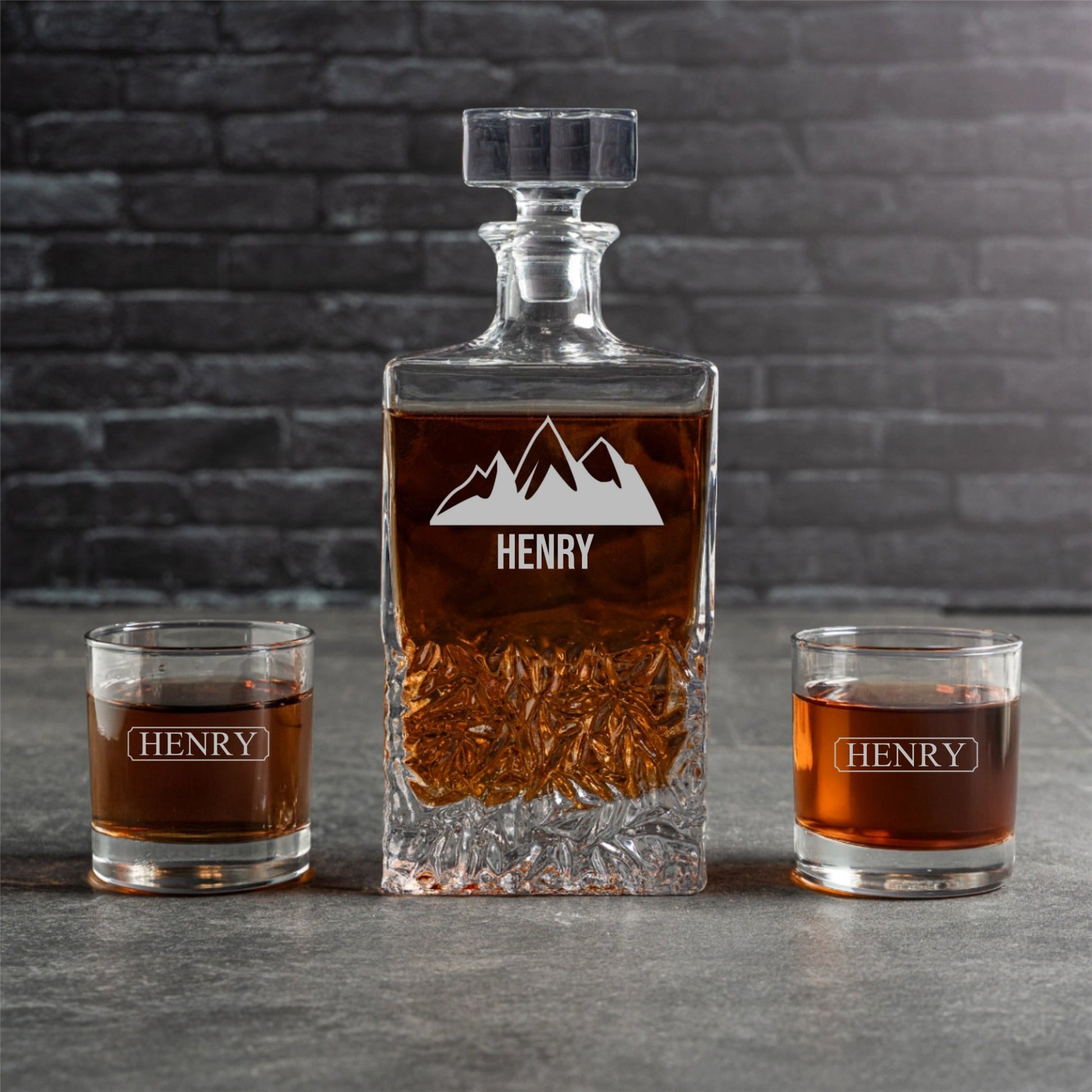 Engraved square decanter with two whiskey glasses best man gift
