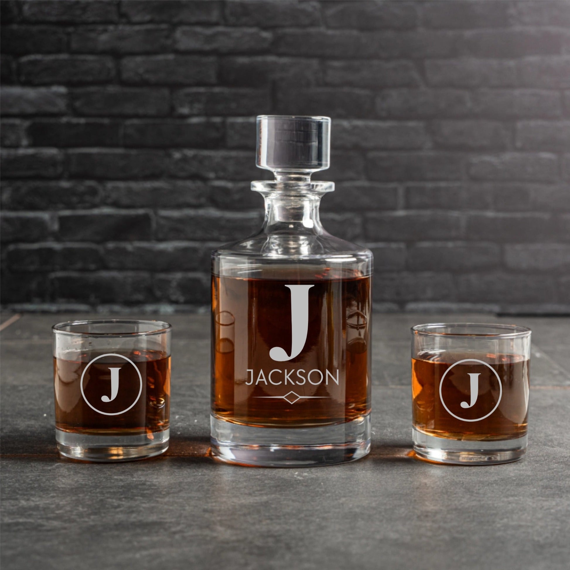 Barrel decanter with two whiskey glasses - best man gift