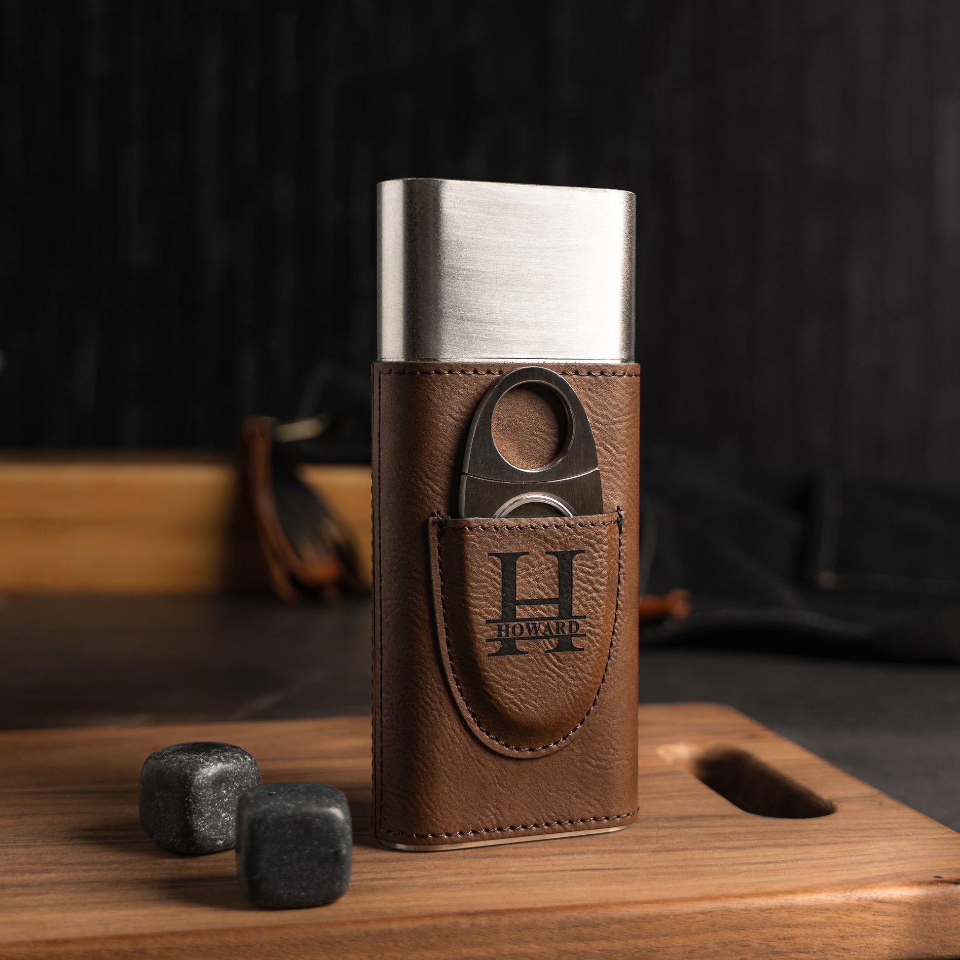 Vegan leather cigar case detail - Father's Day gift
