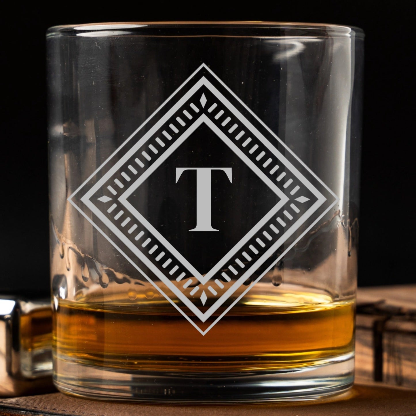 Whiskey glass set with engraved names - bachelor party gift